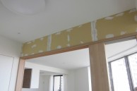 建具を3枚連動引戸に変更し、開放的＆フレキシブルな空間に